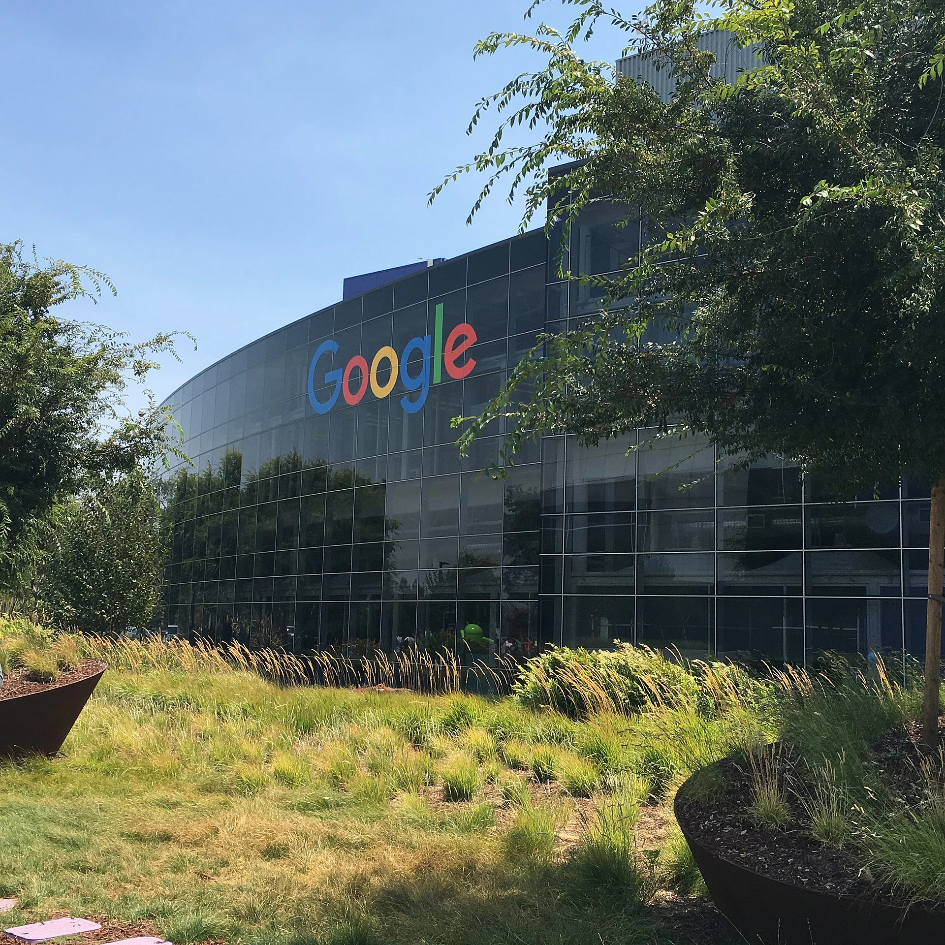 Google Đốt 5,9 Tỷ USD Tiền Mặt Cho AI: Cloud Tăng 82%, Gemini 4 Sắp Ra Model Gần Hàng Tháng