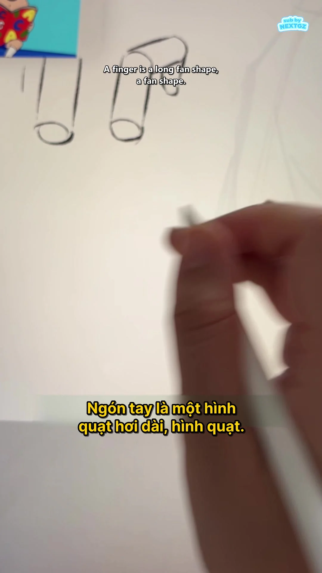 Frame hướng dẫn giản lược lòng bàn tay thành khối hình quạt dài thay vì hình vuông phẳng.